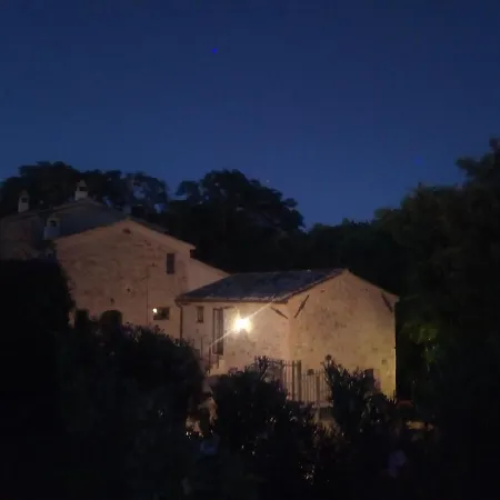 Per Vacanze In Umbria Con Piscina דירה